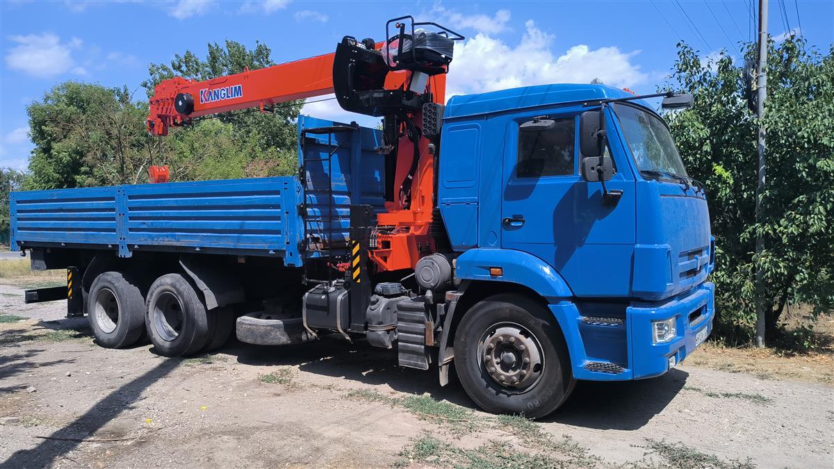КАМАЗ с краном-манипулятором