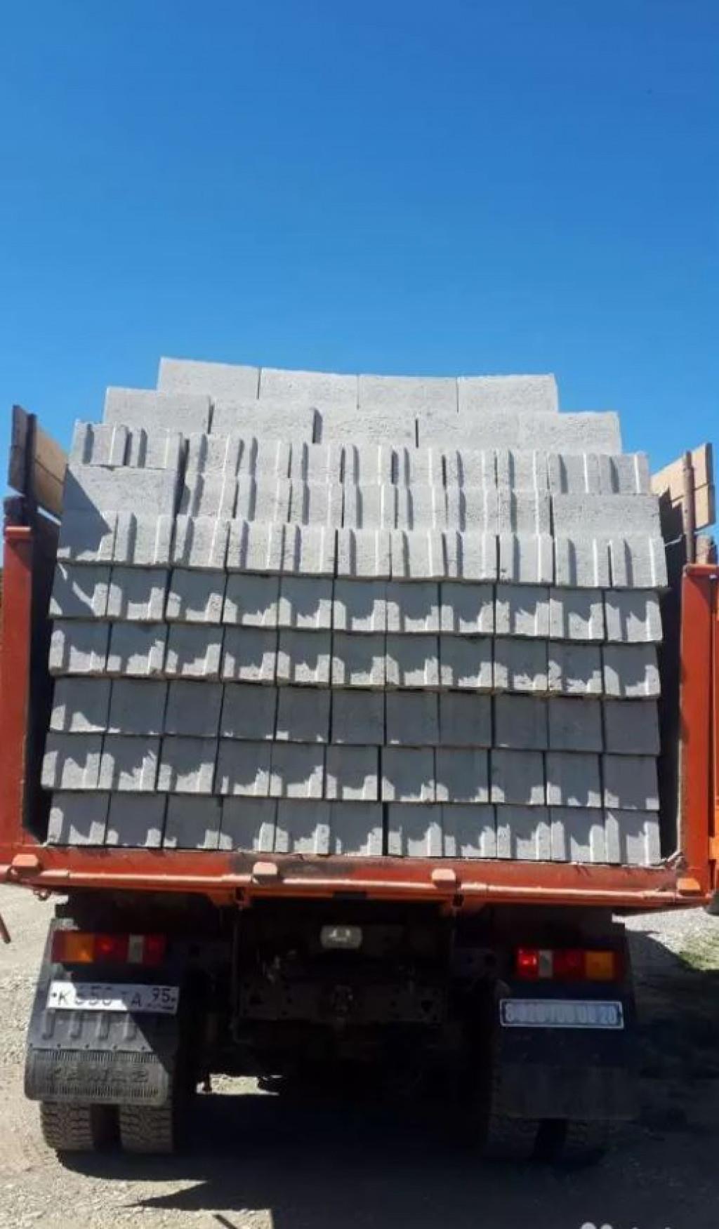 Загруженный грузовик